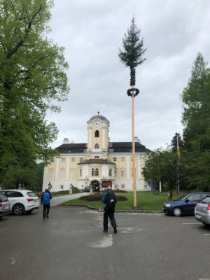 Maibaum Schloss Rosenau